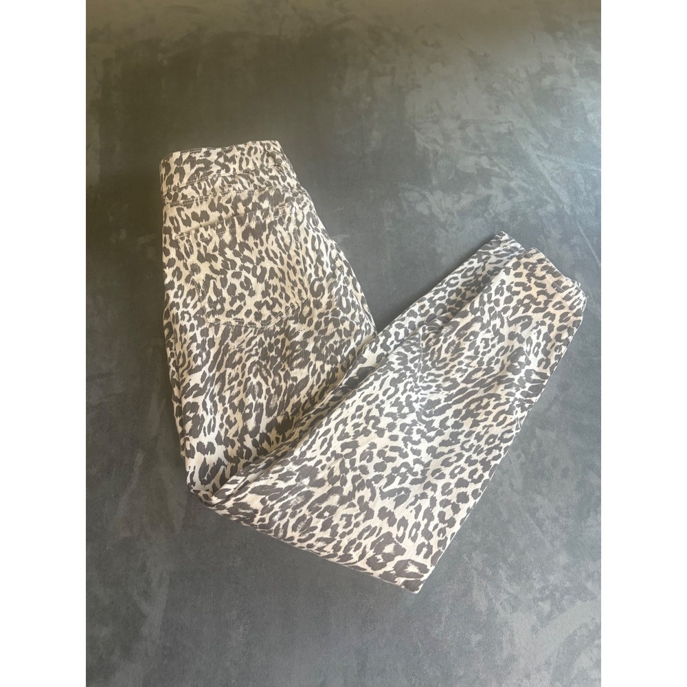 Curvy Skinny Leg Pants Gray Leopard Print Size 6 Animal Pattern